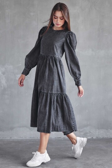 Sort steinvasket  denim kjole.