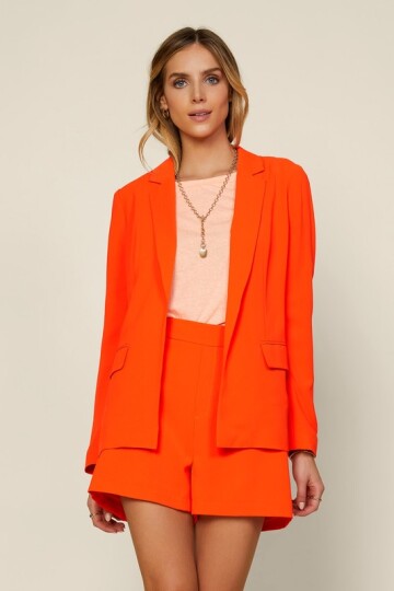 Orange dress jakke.