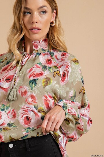 chiffon blomstrete bluse.